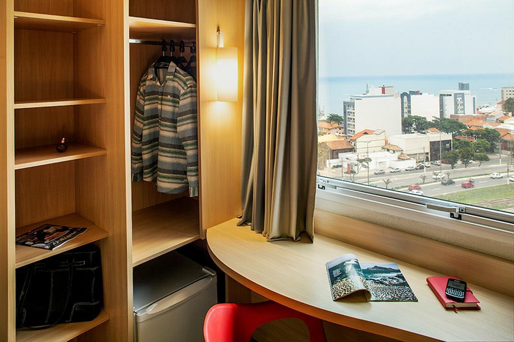 Отель Ibis Макаэ Экстерьер фото